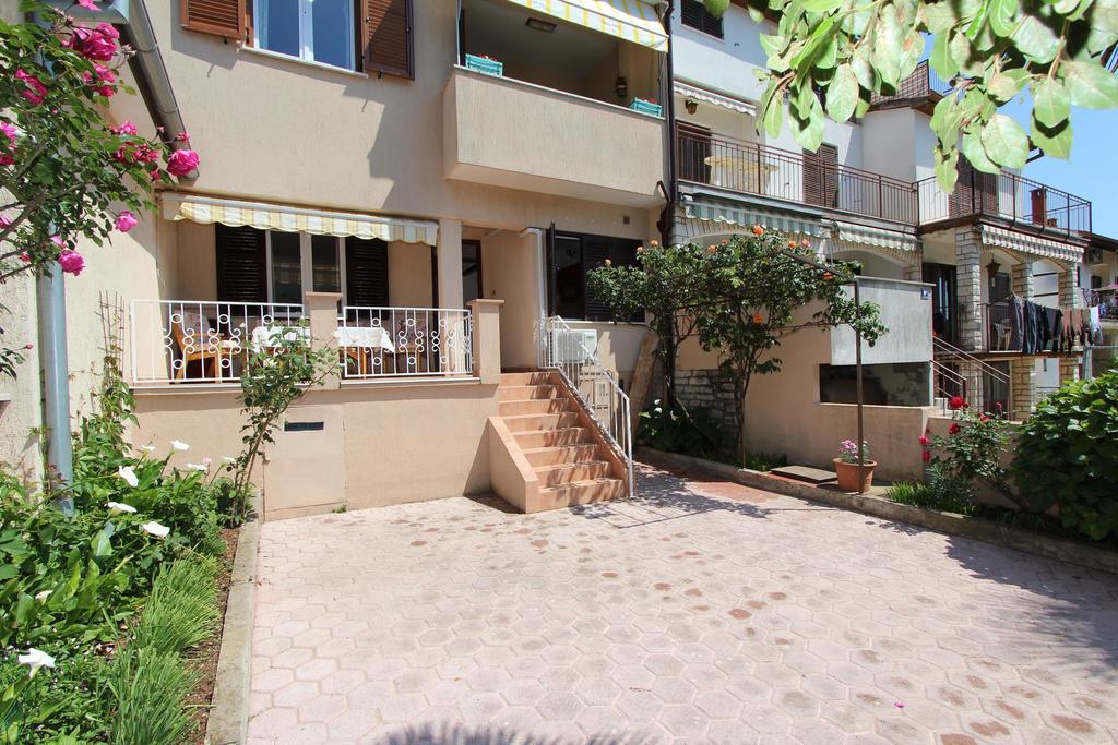 Guest House Aurora Ровинь Экстерьер фото