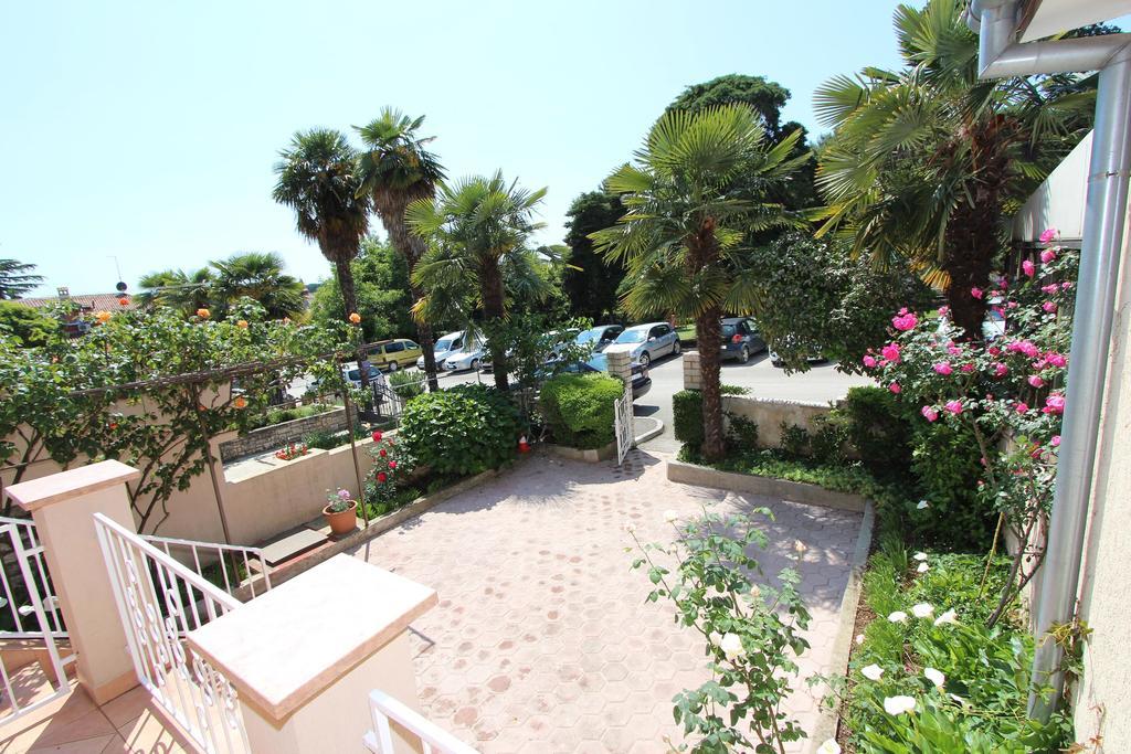 Guest House Aurora Ровинь Экстерьер фото