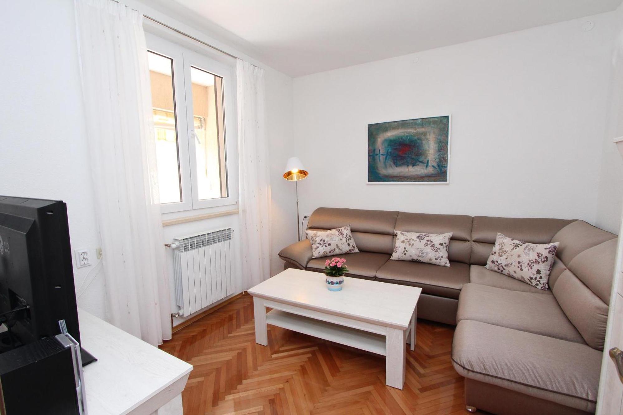 Guest House Aurora Ровинь Экстерьер фото
